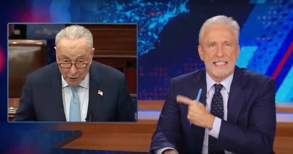 「何が起こったのか！」：ジョン・スチュワートは民主党に降ろす| 「無礼ではありませんが...」スチュワートは、トランプの資金調達法案を洞窟でcaveしたことでチャック・シューマーの「言い訳」を引き裂いた。