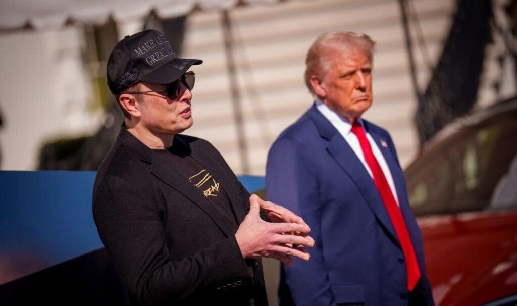 エロン・マスクは、元議会のジャマール・ボウマンが彼を「ナチ」と呼んだ後、訴訟を約束します