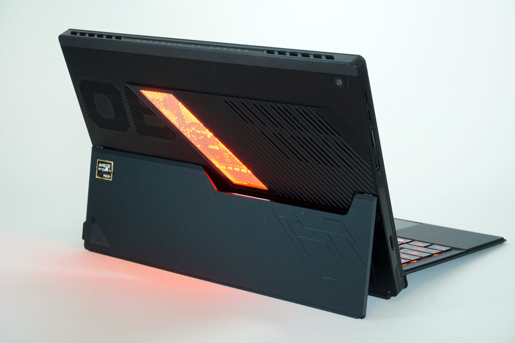 【PC短評】モンハンワイルズが内蔵GPUで余裕だって!? Ryzen Al Max+ 395のタブレットPC「ROG Flow Z13 GZ302EA」現る