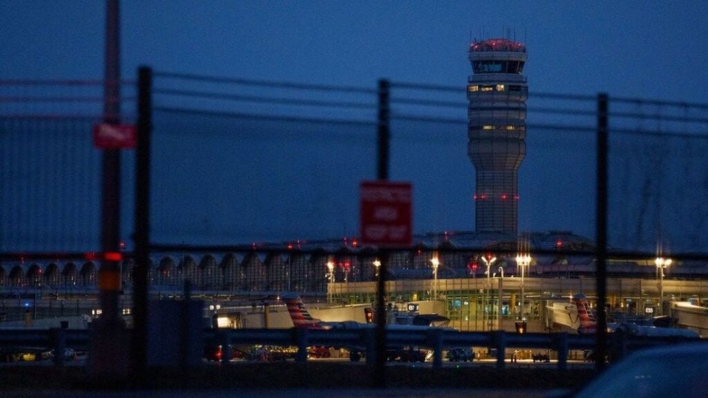 【ワイバーンが…消えた…】原因不明の空中衝突警報続出、存在しない航空機に警戒促す 米首都の事故現場付近【警報解除】