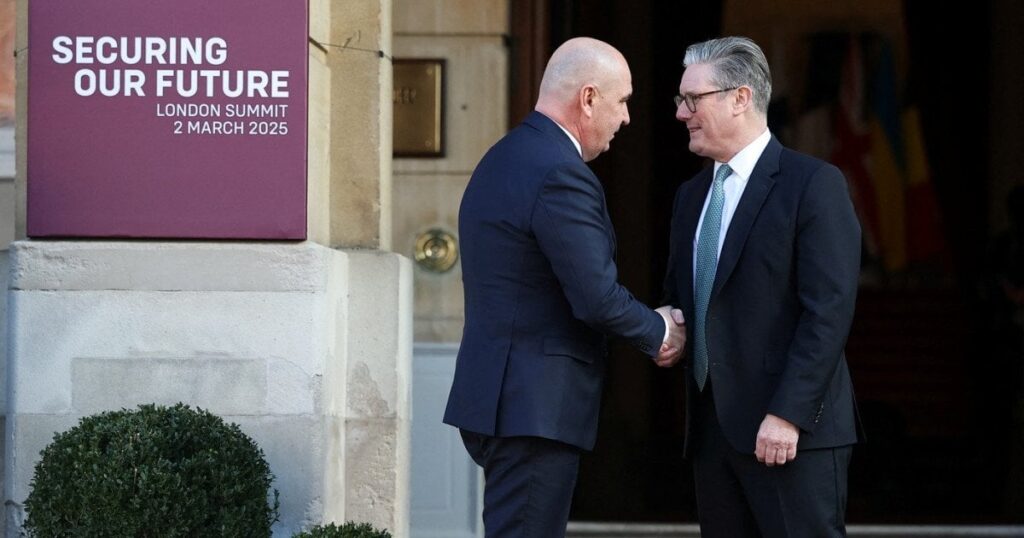 英国の講演の後 - ルーマニア大統領：「これらのセキュリティ保証は、ウクライナだけでなく、実際にはバルト海から黒海までの東側全体のためのものです」