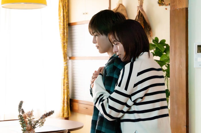 岩田剛典、比嘉愛未「フォレスト」第2話（C）ABCテレビ