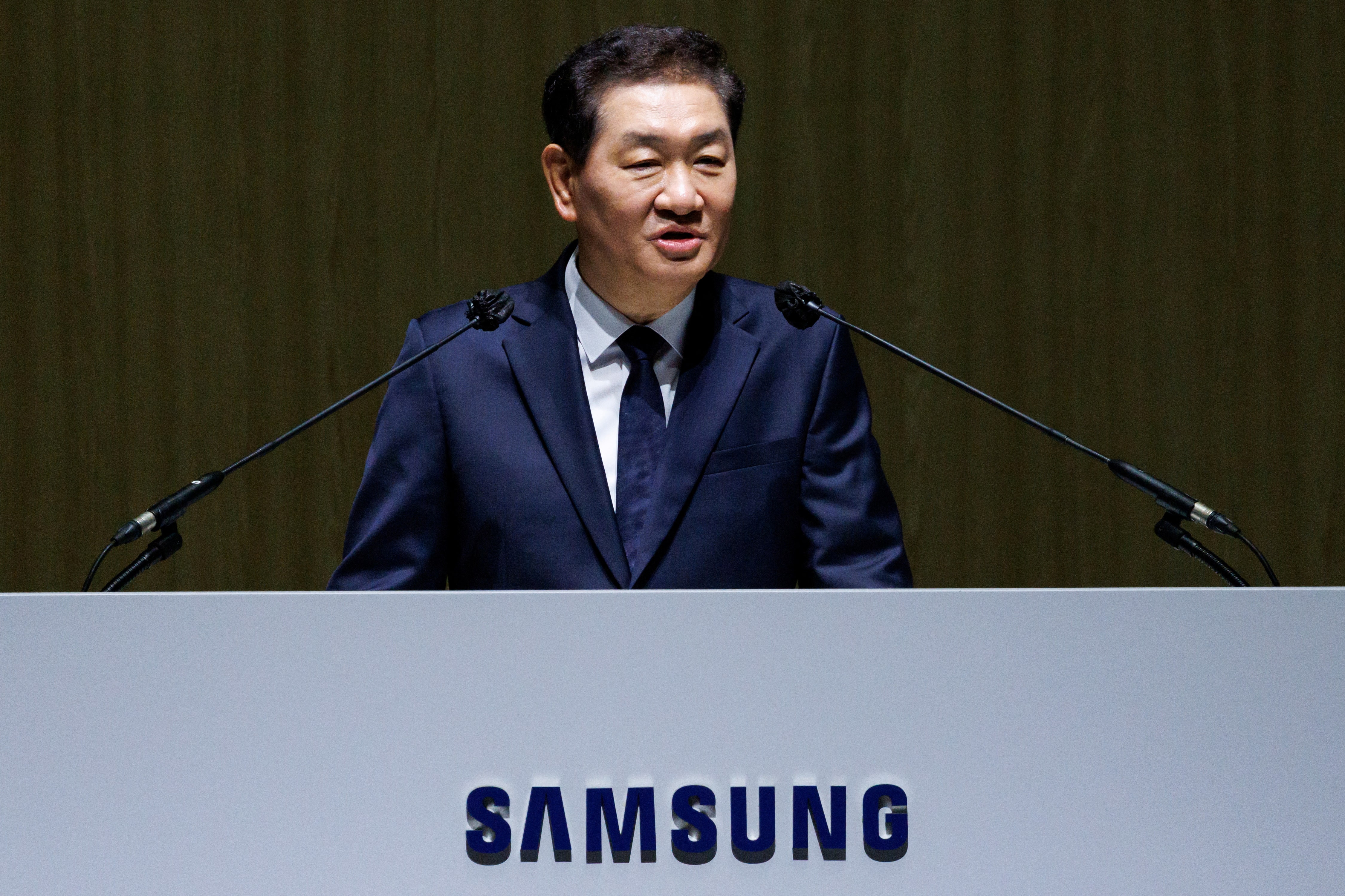 サムスン電子、韓宗熙共同CEOが死去 家電・モバイル統括