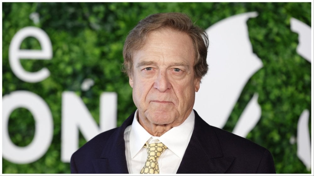 ジョン・グッドマンは、アレハンドロ・G・イニャリトゥのトム・クルーズスターラー中に「股関節傷害を経験した」、英国での生産が遅れました