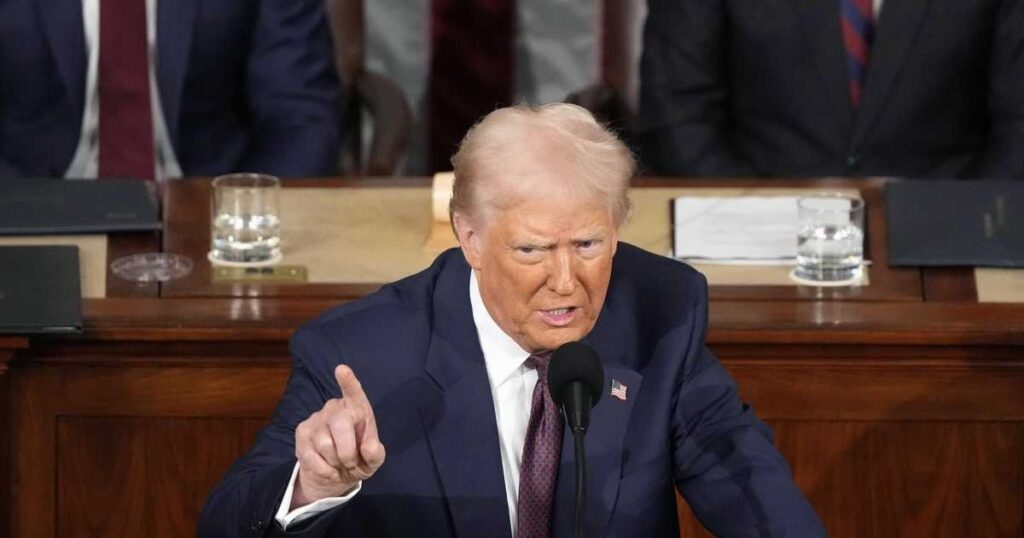 トランプ大統領「国内半導体生産の補助金やめる」