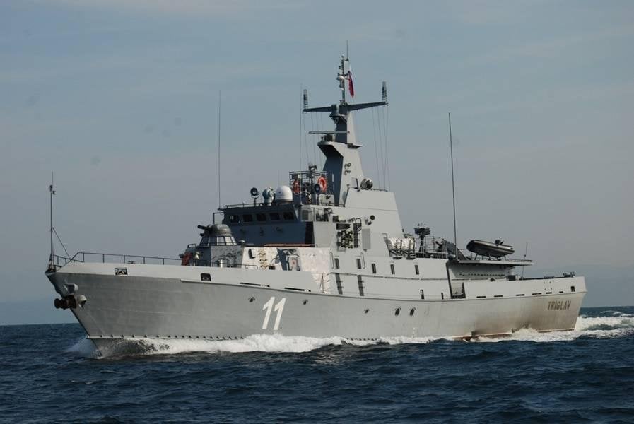 オーバーホールでシベニクで傾けられた最も近代的なスロベニアの軍艦