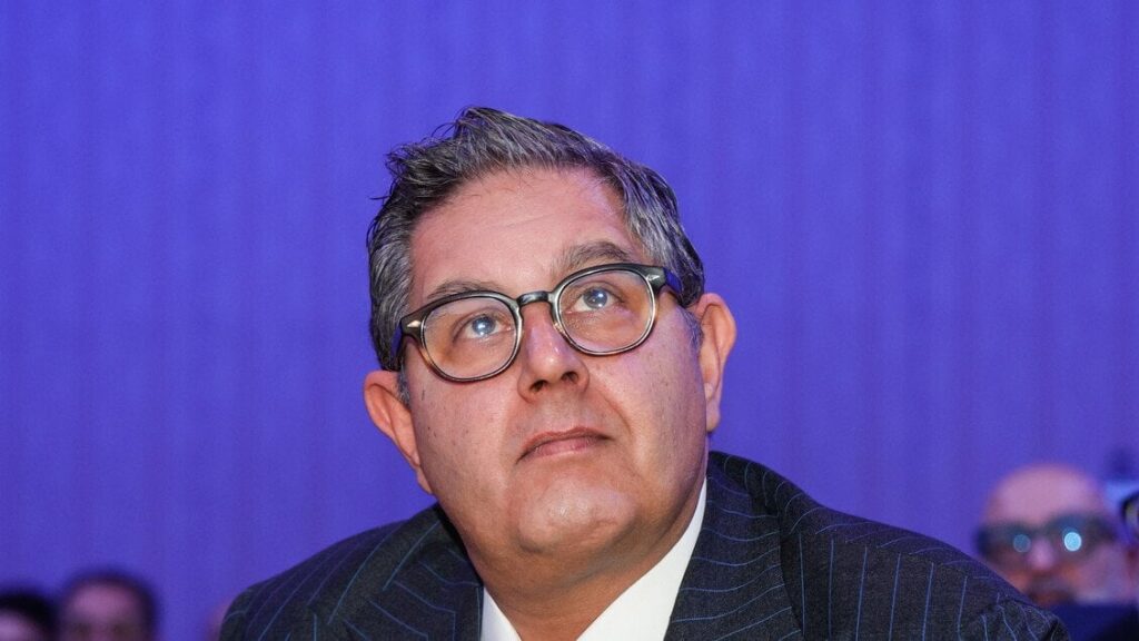 Liguria：元知事Totiと市民保護のための評議員は、州に対する詐欺のために調査されています。彼はビーチやサービスへの無料アクセスと引き換えに入浴して「ゴースト契約」に入っていたでしょう