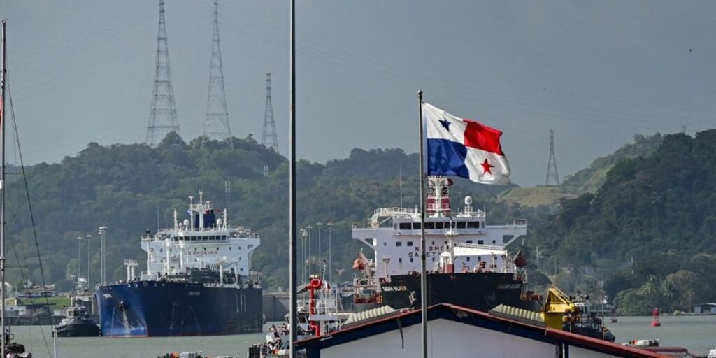 トランプは、運河を押収するためにパナマの侵略を計画するよう米軍に命じます：報告