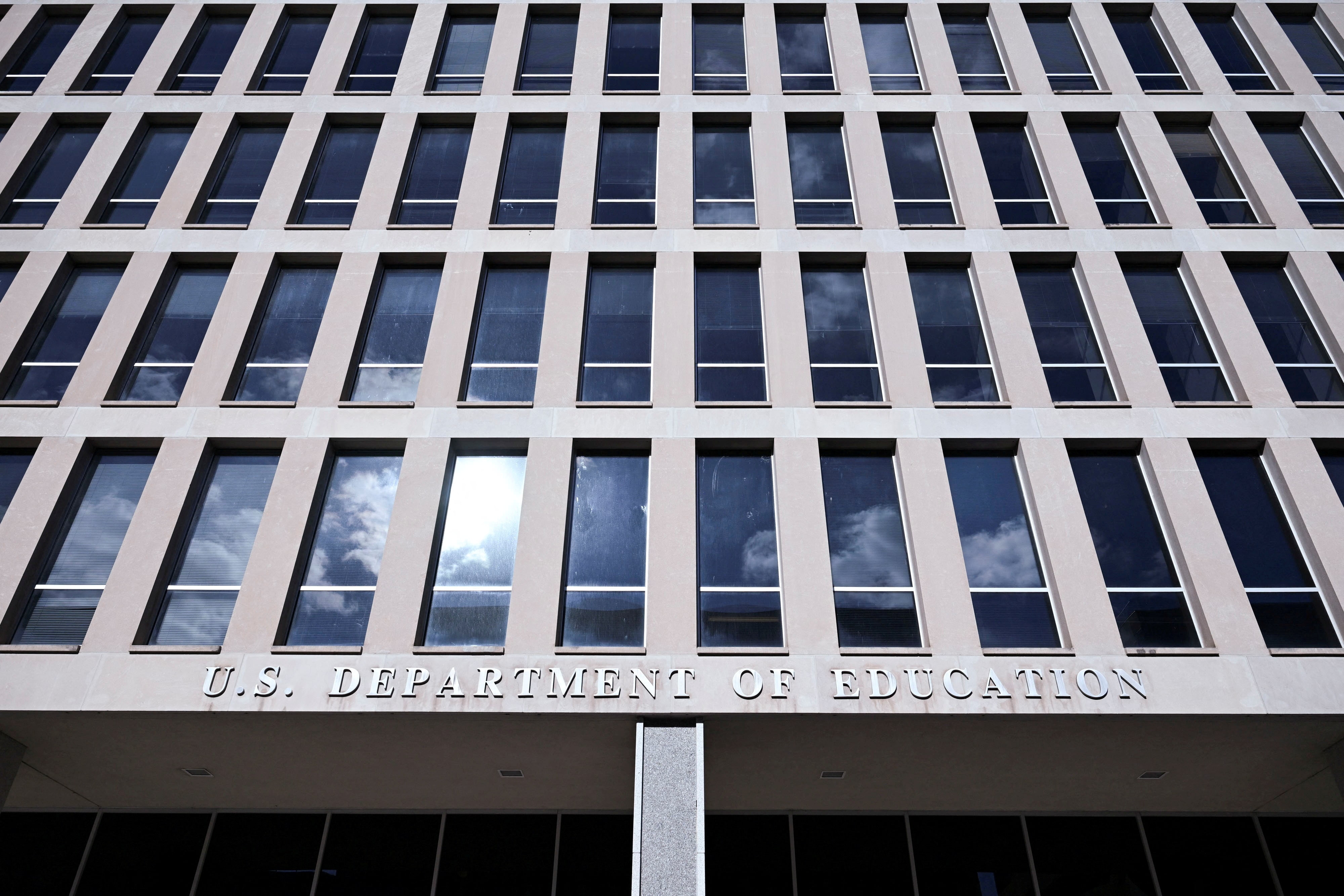 米教育省、職員の半数を一時帰休に　トランプ大統領の要請に対応