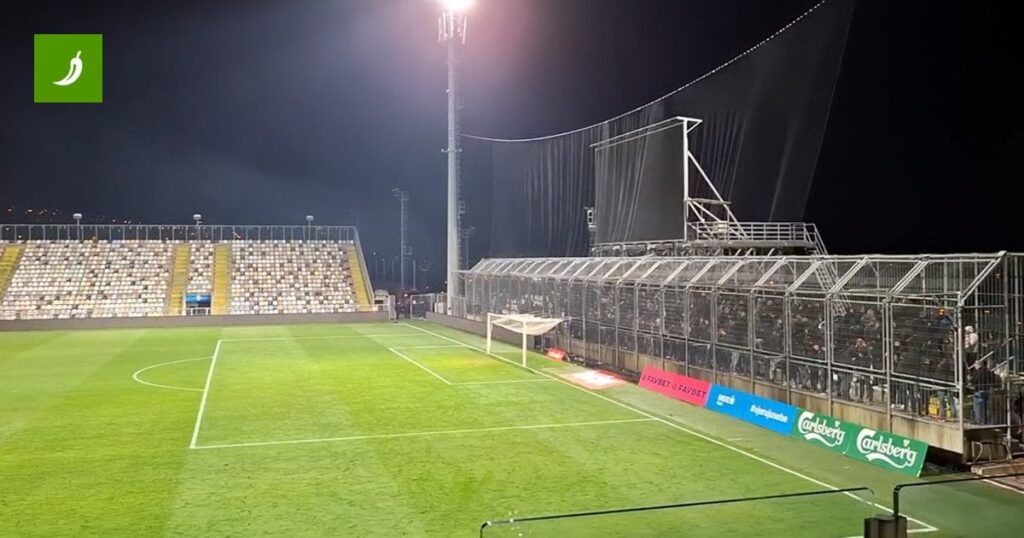 トルシダはスタジアムに一人で残されました。リエカの人々は彼らに国歌を与えました