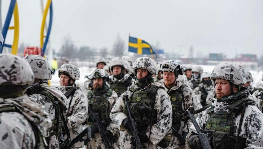 スウェーデンは、歴史的な軍事軍隊計画を発表します