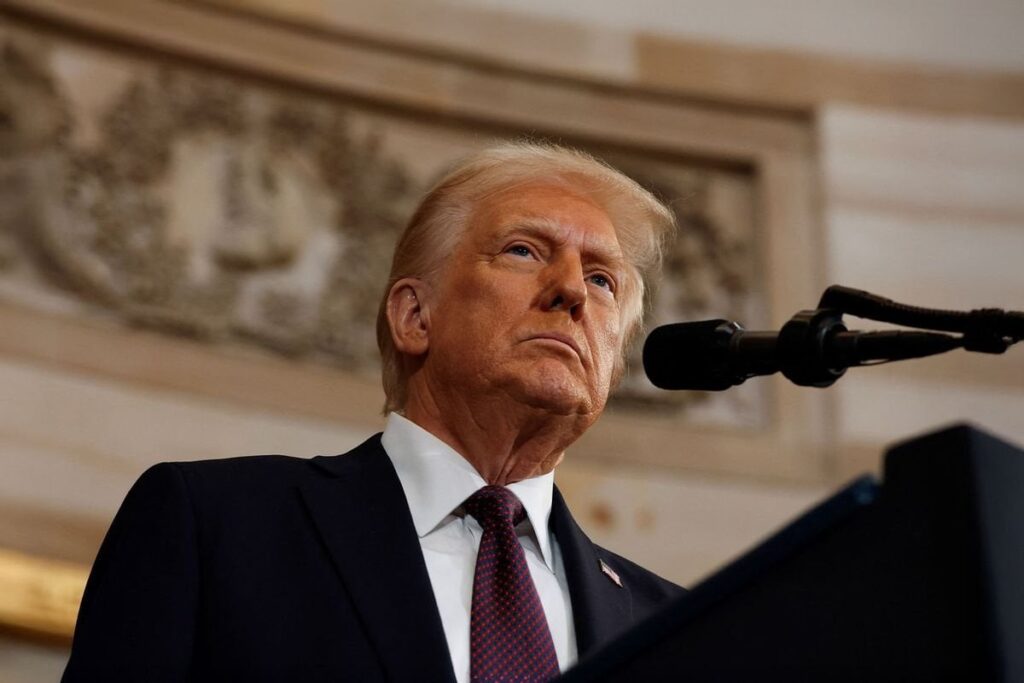 「私たちは間違いを犯しました」：GOP議員ベーコンは、トランプ大統領の関税権限を制限することを提案しています