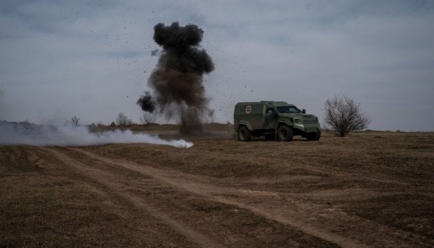 ポーランドでは、ウクライナ軍の救急車のために1。5日で30万ドルを調達しました