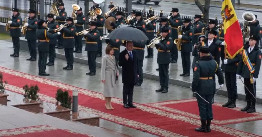 チシナウを公式訪問して、マイア・サンドゥが本日受け取った暫定大統領イリー・ボロジャン