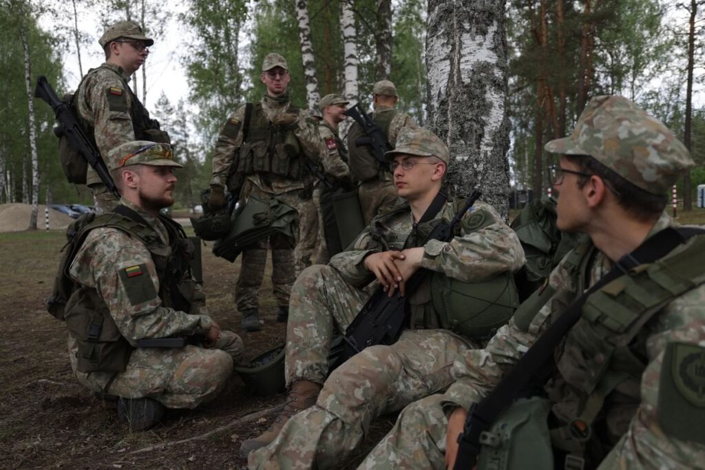 「侵略について話すことはどこにでもある」 - リトアニアがロシアとの戦争の準備をしている方法