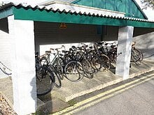 アジェンダのあらゆるアイテムに費やされた時間が合計に逆の比例である些細な法則（別名自転車の覆い）について [of the money] 関与した。