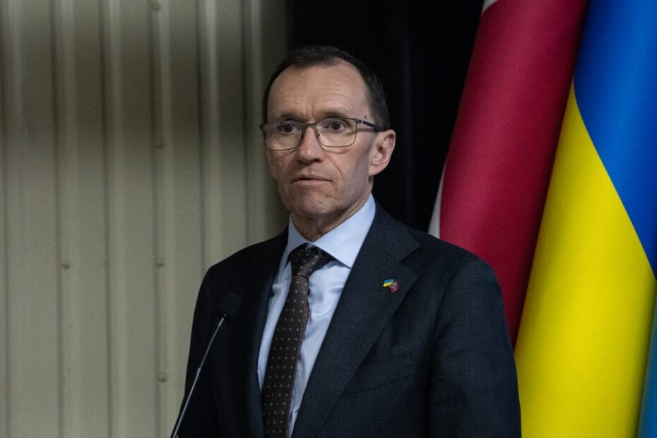ノルウェーの外務大臣は、カルカフ訪問中にロシアに対する制裁を維持するという国のコミットメントを確認します