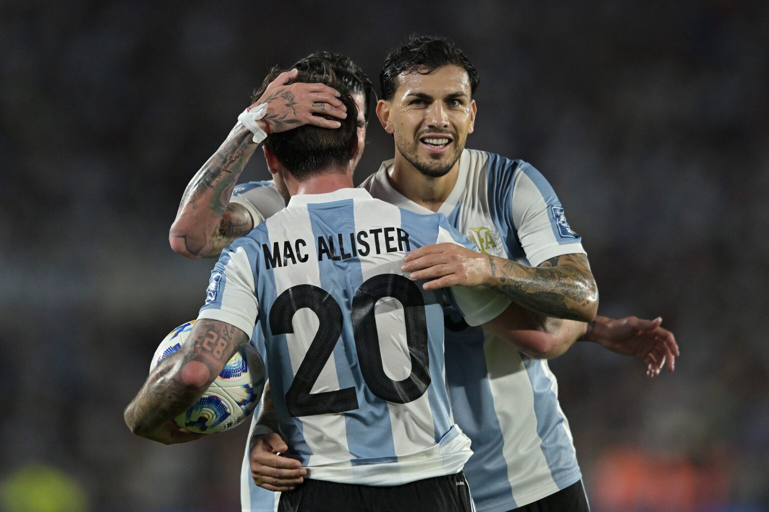 アルゼンチン代表がブラジルにW杯南米予選“ダブル”達成!アルバレス、エンソ弾など4ゴールで本大会出場を祝う – Goal.com アルゼンチン代表がブラジルにW杯南米予選“ダブル”達成!アルバレス、エンソ弾など4ゴールで本大会出場を祝う - Goal.com