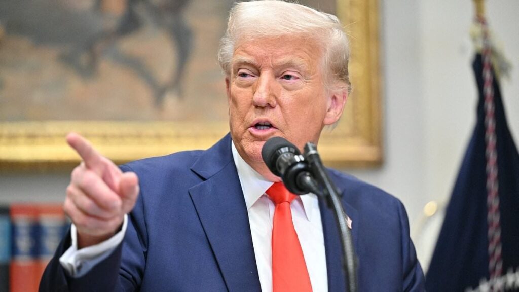 トランプは、ロシアとの和平協定を拒否した場合、ゼレンスキーに「あまり長くはない」と警告する