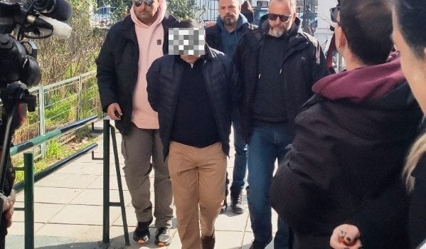 Volos：弟を殺した兄弟を殺した50歳の症例に転覆します。