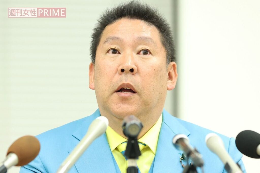 NHK党・立花孝志襲撃事件で“棒立ち”警備の警察官に批判、元警官が指摘した「もう早く帰りたい」“本音と背景”