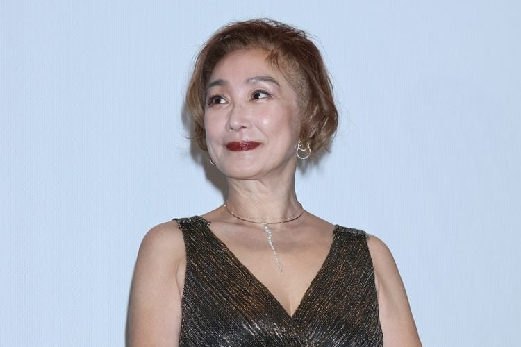 浅野温子、都内高級住宅街に二世帯住宅を建設中　資産価値は推定5億円、NHK元アナ◯ンサーのムスコ一家との同居で始まる“孫育て”の日々