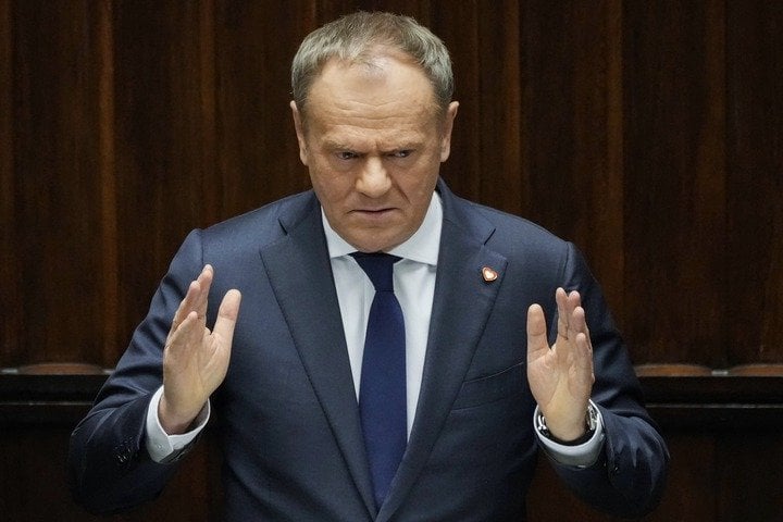 ヨーロッパの「co病」に対する猛烈な攻撃でポーランド首相がプーチンを見つめるために核兵器を求めているので