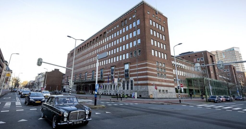 新しい建物への移転プレミアは1億4500万ユーロです