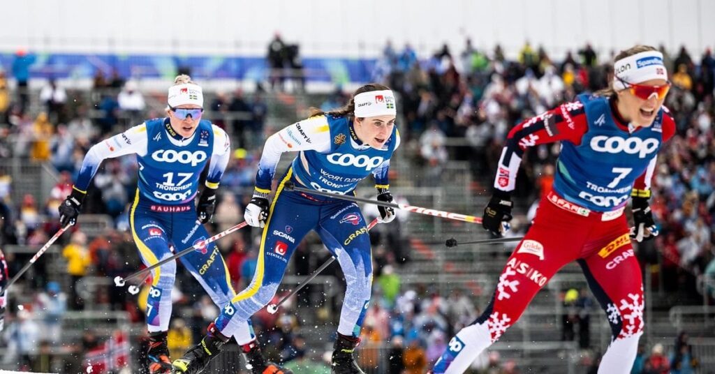 Cross -Country Skiing：Ebba Anderssonが写真を撮った後に勝ちました