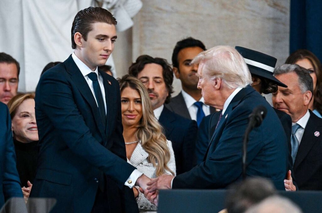 ドナルド・トランプは息子バロンに「どうやってそれをしたの？」と尋ねました。彼がラップトップをオンにしたとき