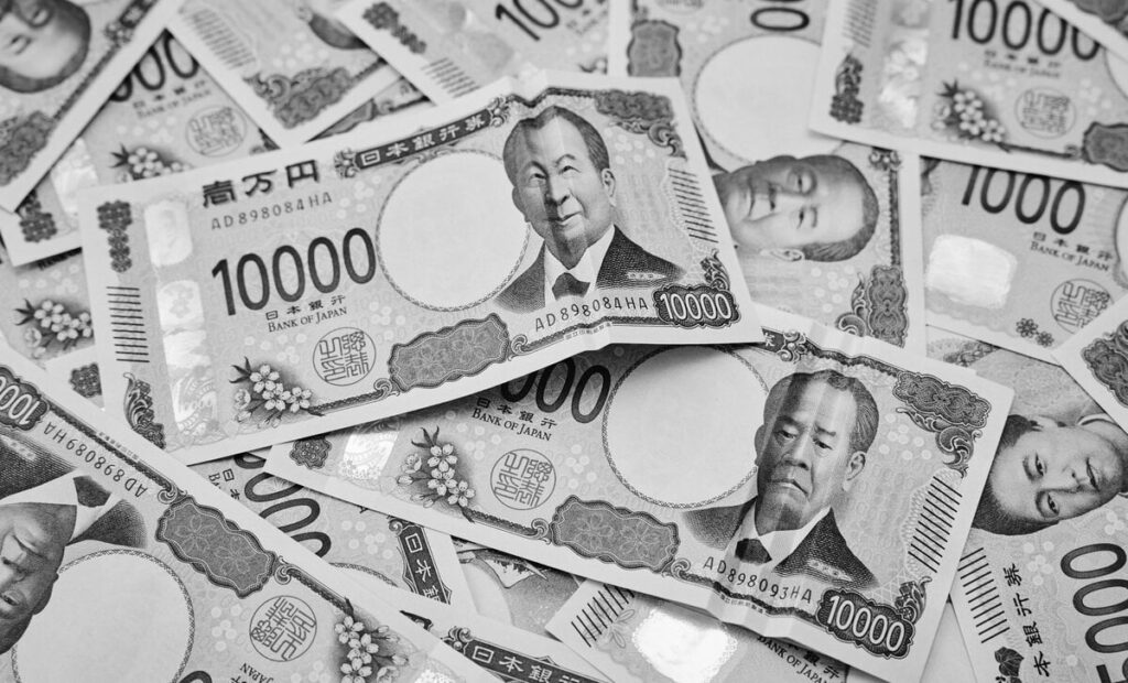 「インフレ税」なし崩し的に国民に強いる負担 進む「お金持ち優遇」のいびつな政策運営