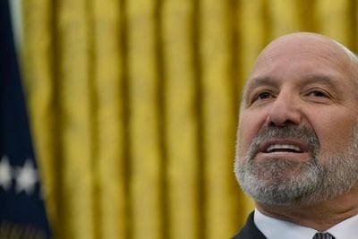 トランプの商務長官は、アイルランドが「終わらせた」「税詐欺」を実行していると言います