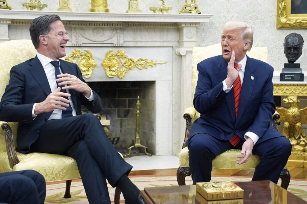 ドナルド・トランプは、彼がNATOの頭のためにマーク・ラッテを支持し、素晴らしい仕事をしていると言います：「私が好きではない別の人がいました。そして私は彼を遠ざけたと思います...」