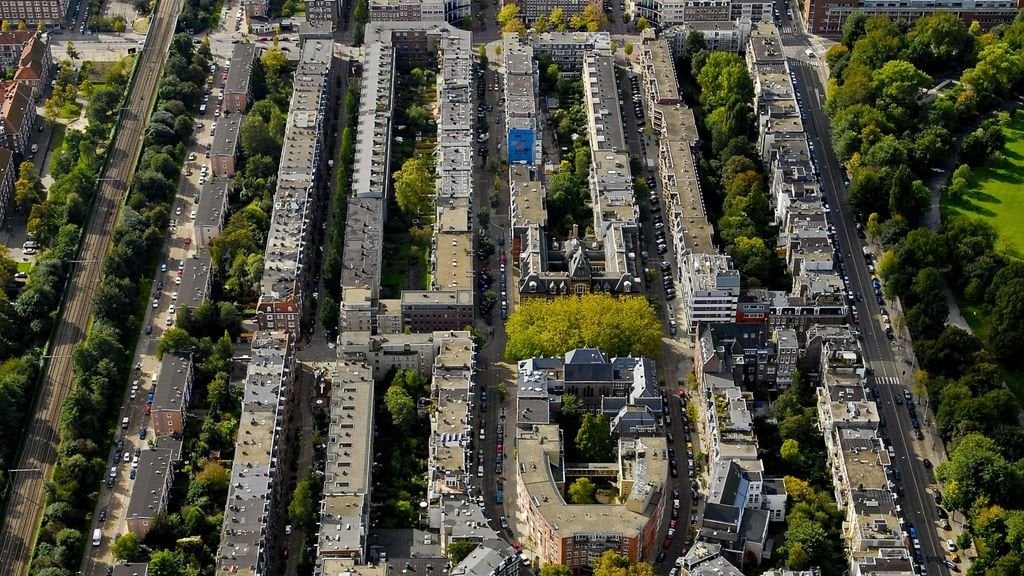 アムステルダムの住宅所有者は、ソーシャルレンタルホームの鍵を渡さなければなりません