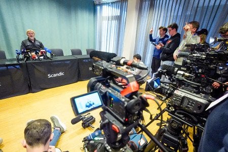 【大喜利】不正スーツの製作認める…ノルウェー・スキー連盟は９日、ノルディックスキーの世界選手権ジャンプ男子個人ラージヒルに出場した同国２選手がスーツの規定違反で失格した問題で、意図的な不正を認めて謝罪した…とのことですが、一体どんなスーツなのでしょうか？