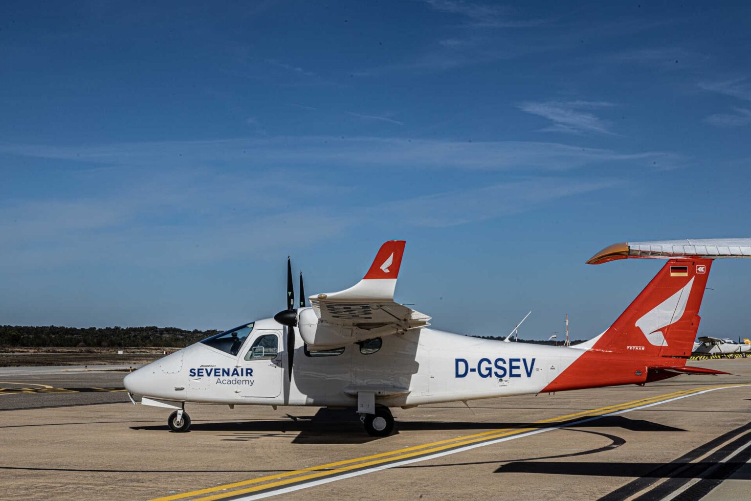 Bragança/Algarve接続面は、債務の疑いでCascaisに保持されています