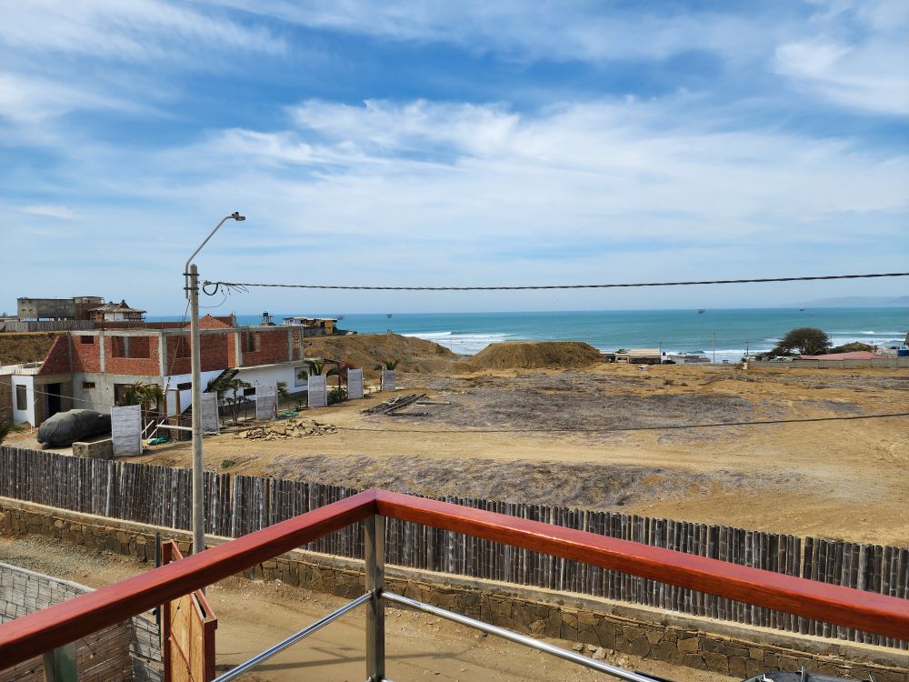 レフトポイント宝庫で知られる南米ペルーへと移動してロビートスへ | THE SURF NEWS「サーフニュース」
