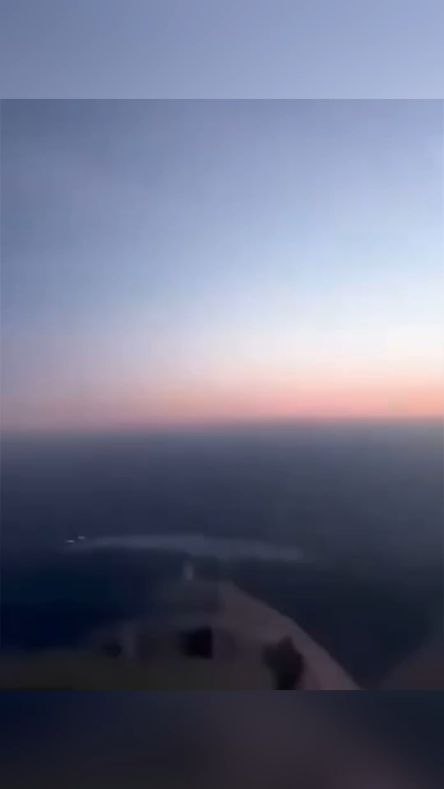 ウクライナ人はまだアメリカの武器を持っているので、これは毎日何千人もの罪のない命を救います。これらの武器がなくなるとどうなりますか？確かに平和はありません。ウクライナの都市は破壊され、多くの死があり、独裁者は勝利します。