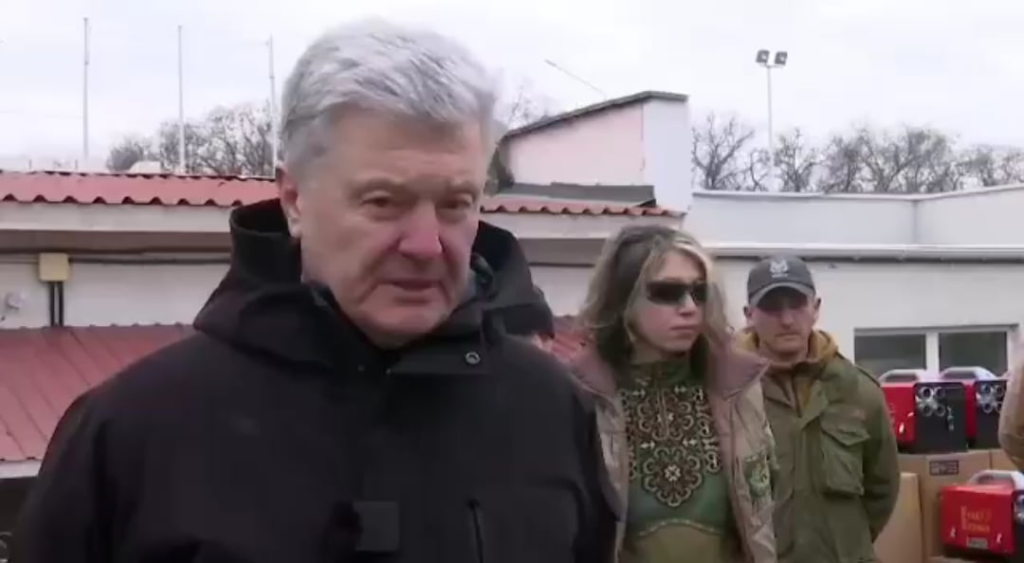 ポロシェンコはゼレンスキーを支持しました：「多くの人が今ゼレンスキーを批判することを期待していました。しかし、いや、それはウクライナが今必要としているものではありません。批判ではなく、統一です。」