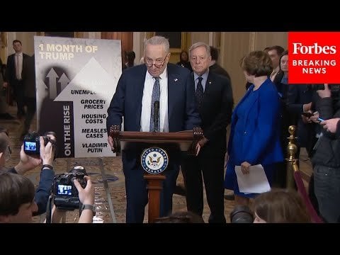 ちょうど：議会の共同セッションへの彼の演説の前に、上院民主党のトーチトランプの記録