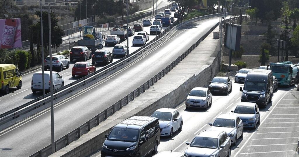 5年間ライセンスを放棄するために25,000ユーロを提供される車の運転手
