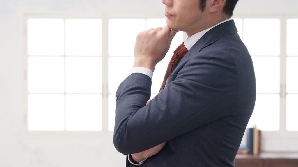 ｢40歳でも自信満々｣はただのバカである…心理学者｢自分は平均以上と考える人は周囲から笑いものにされる｣