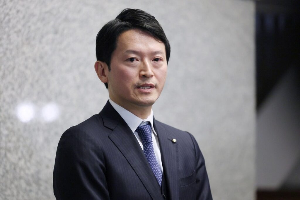 《パワハラ認定》斎藤元彦知事の“告発者潰し”を正当化する主張に組長の元姐さんも驚いた「ヤクザの世界では当たり前だけど…」