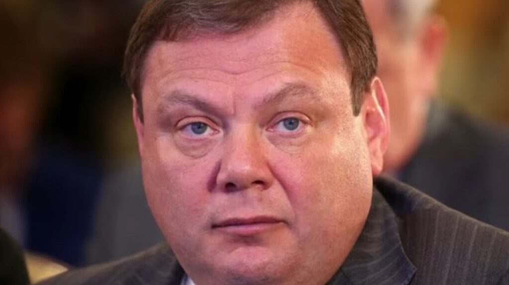 ハンガリーは、EU制裁リストからロシアのオリガルヒ・ミハイル・フリッドマンの除去を要求しており、需要が満たされない場合、約2,000人のロシア人に対する欧州連合の制裁の拡大を阻止すると脅しています。