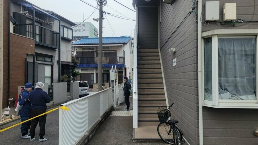 アパートで60代男性死亡 「ケルナグールの暴行加えた」趣旨の話をする50代男を緊急逮捕 親族との情報も　東京・足立区　警視庁