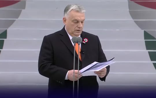 見逃していた人のために：ViktorOrbánは、私たちの愛する人、私たちの家族、そして彼のシステムが望ましいと考えていないハンガリーの同胞はすべてバグだと言います。