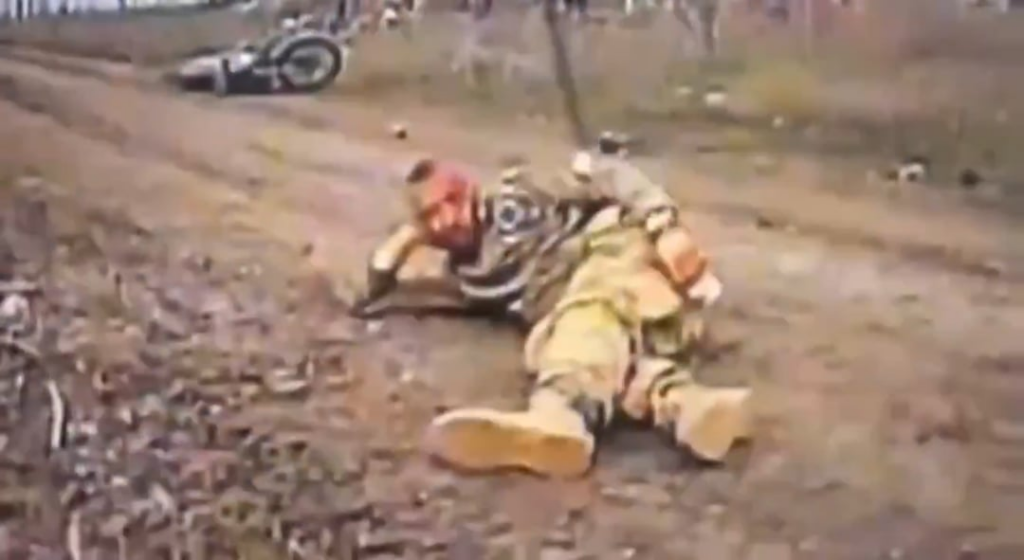 ロシアの兵士がウクライナのFPVを待っていました。