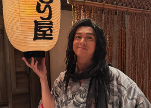 SUPER EIGHT丸山隆平、舞台『浪人街』本番直前ショット公開！「源内様、かっこよすぎる！」 | 話題の投稿 | スポーツブル (スポブル)