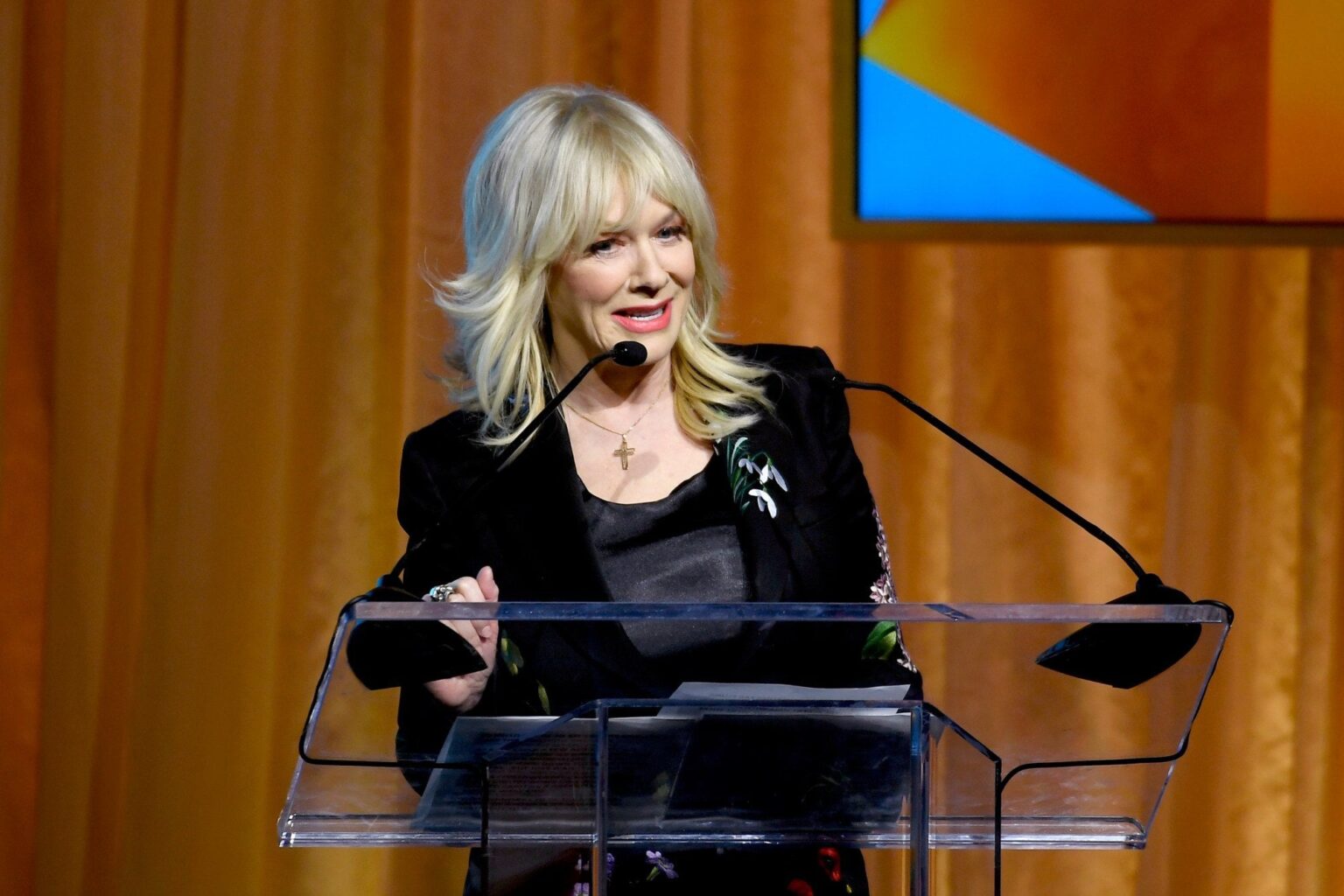 古典的なロックの伝説は、アメリカ人になるのはこれまで以上に「恥ずかしい」と言います：ナンシー・ウィルソンは声を上げます