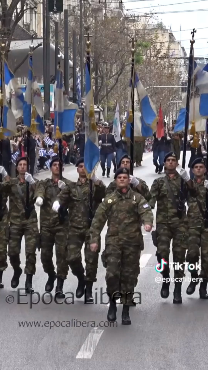 お誕生日おめでとうギリシャ！ギリシア人を長く生きてください